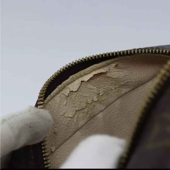 LOUIS VUITTON Spontini Monogram Handbag - Picture 13 of 16